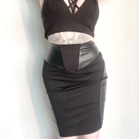 faux leather pencil skirt - Picture 1 of 4